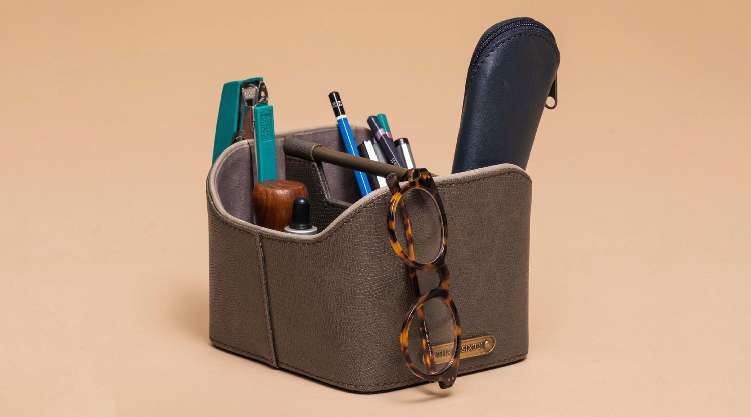 10 Reasons Why a Leather Desk Organiser Is a Must-Have for Your Workspace!!