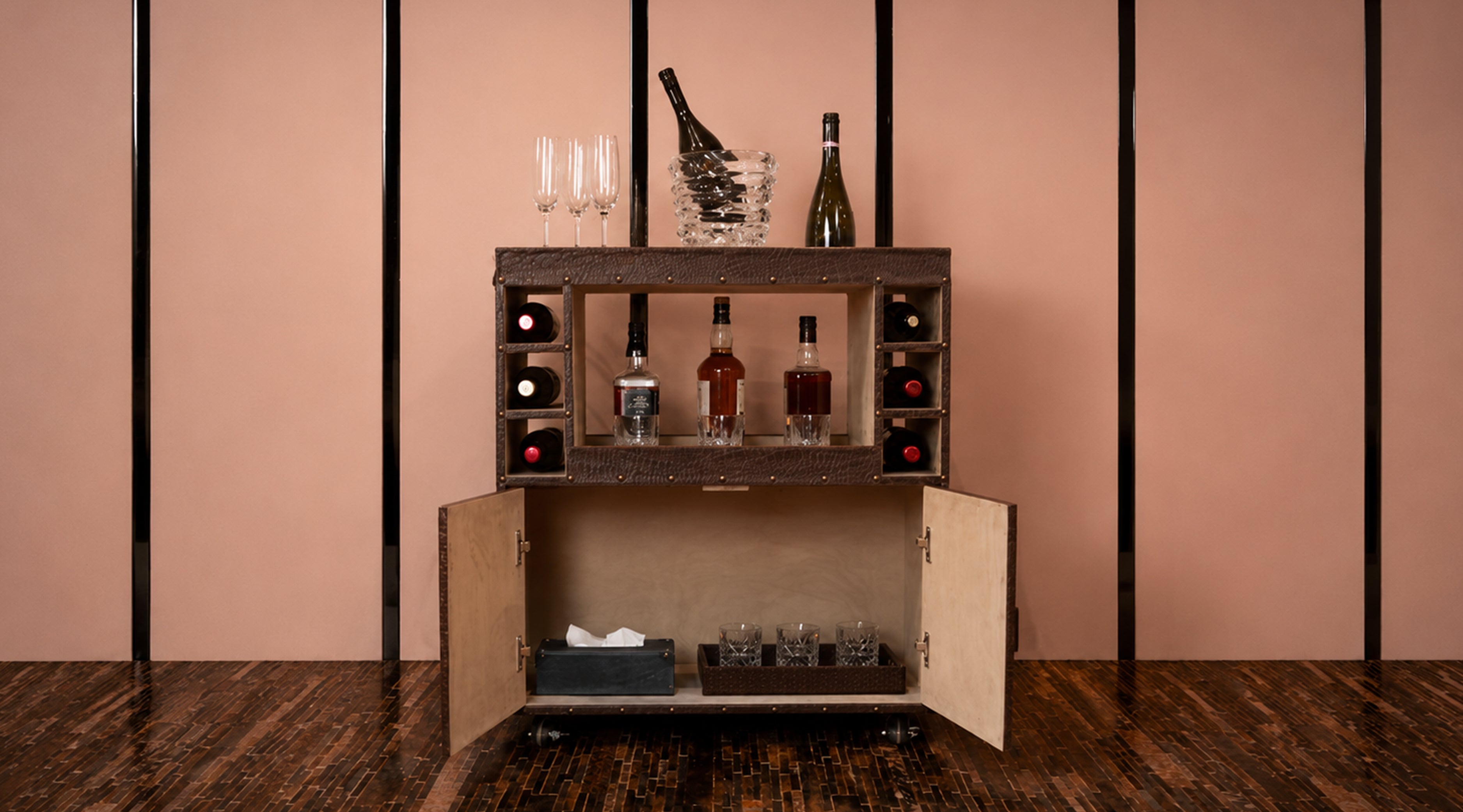 Why Handcrafted Leather Bar Trolleys Are Becoming Popular?