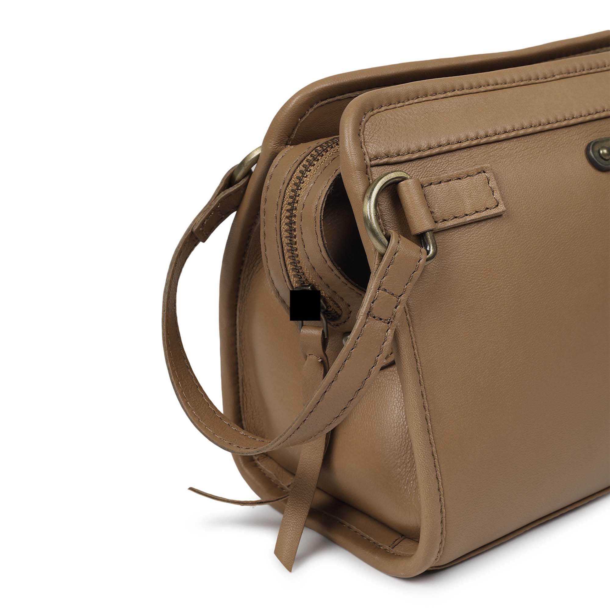 Baxter Dopp Kit Beige