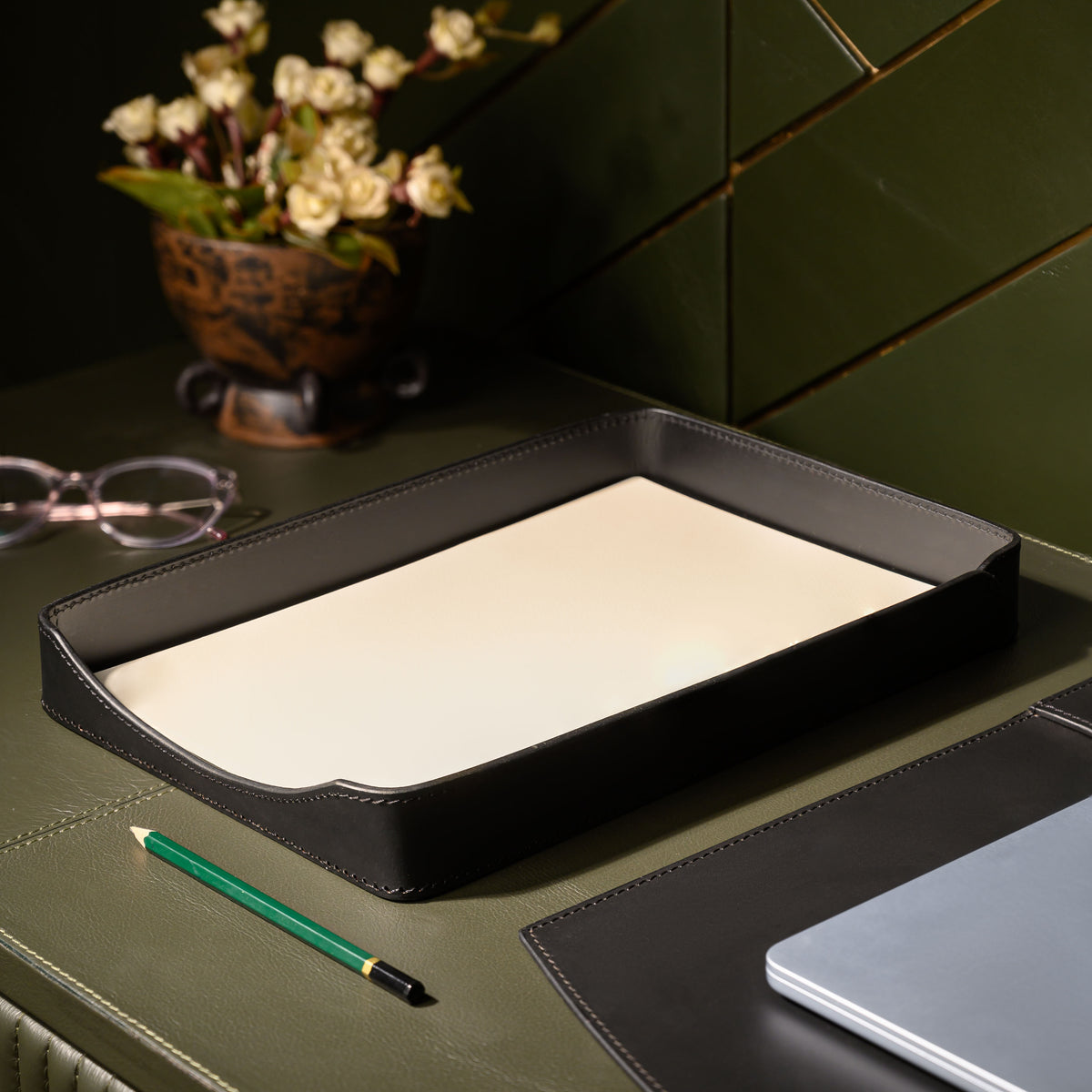 Sterling Classic A4 Papertray Black