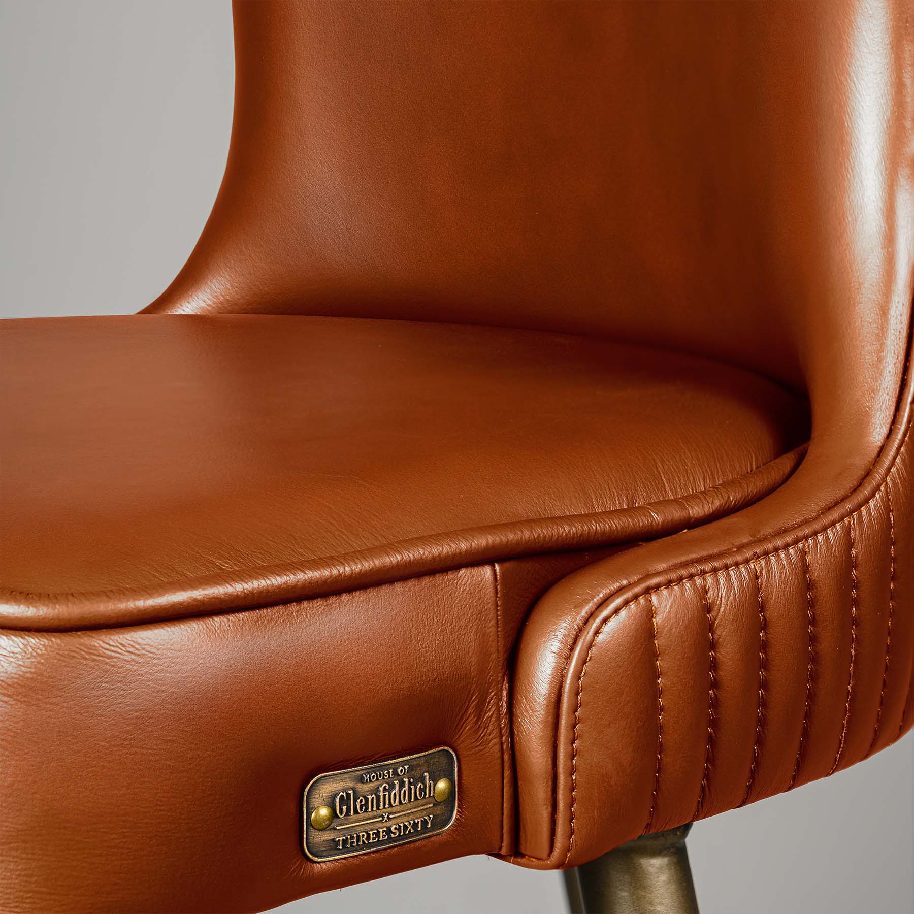 Linea Bar Stool Antique Legs Cognac