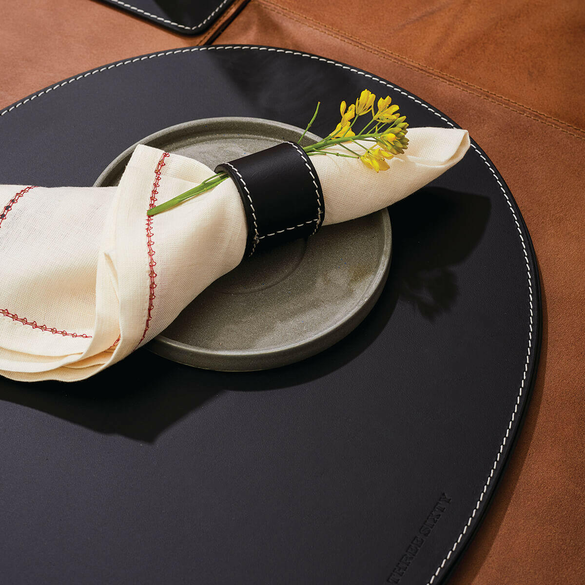 Modella Napkin Holder & Placemats Set Of 6 Black
