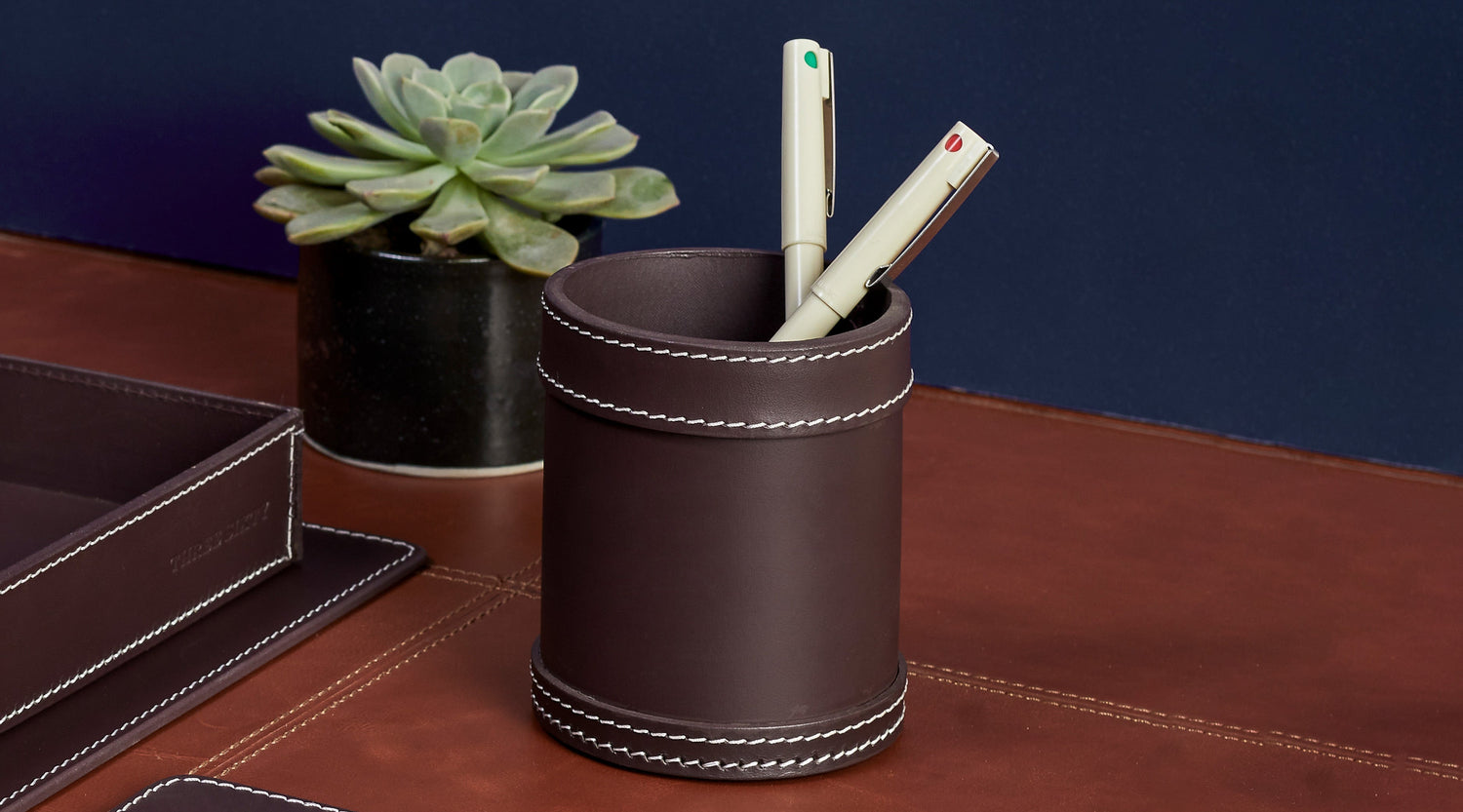 What Is the Best Leather Pen Holder for an Office Desk?