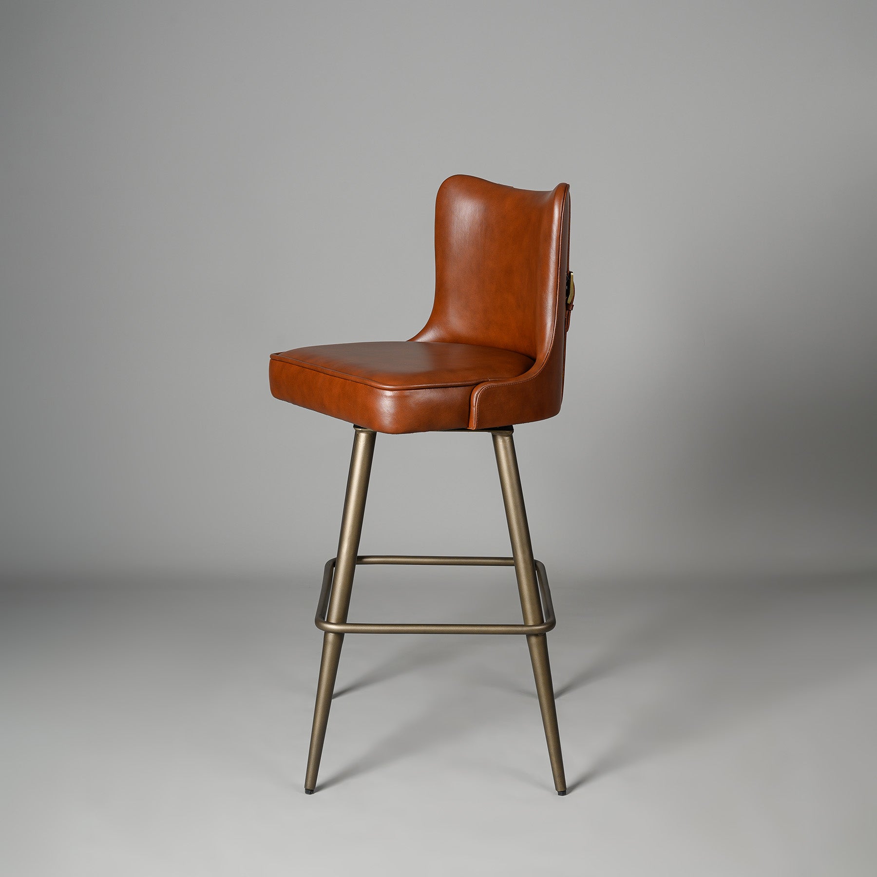 Buckleback Bar Stool Antique legs Cognac