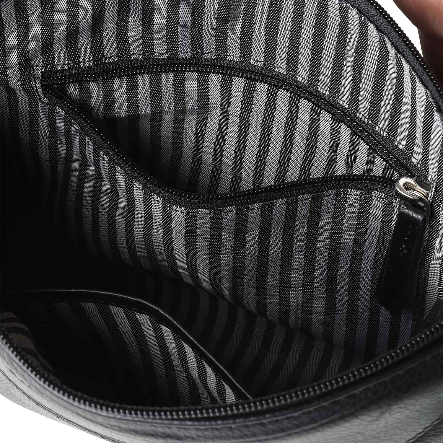 Chelsea Messenger Bag Black