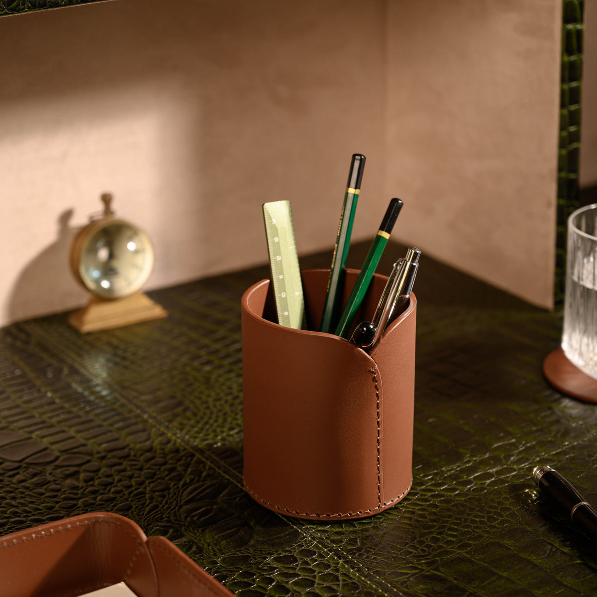 Sterling Classic Pencup Antique Brown