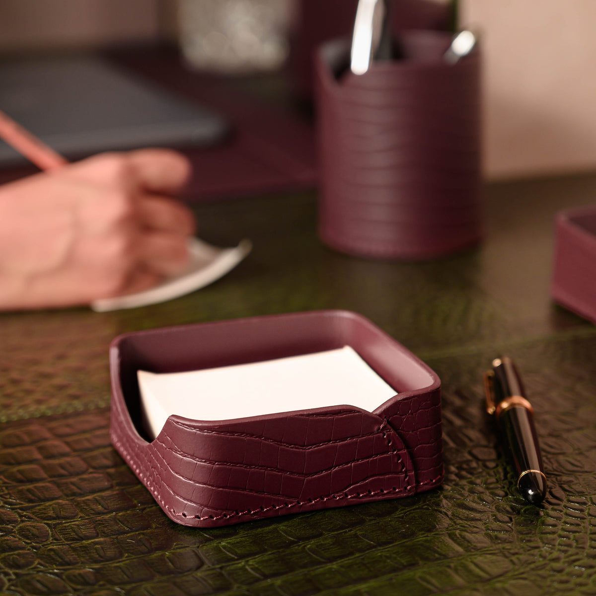 Sterling Croco Memo Holder Bordeaux