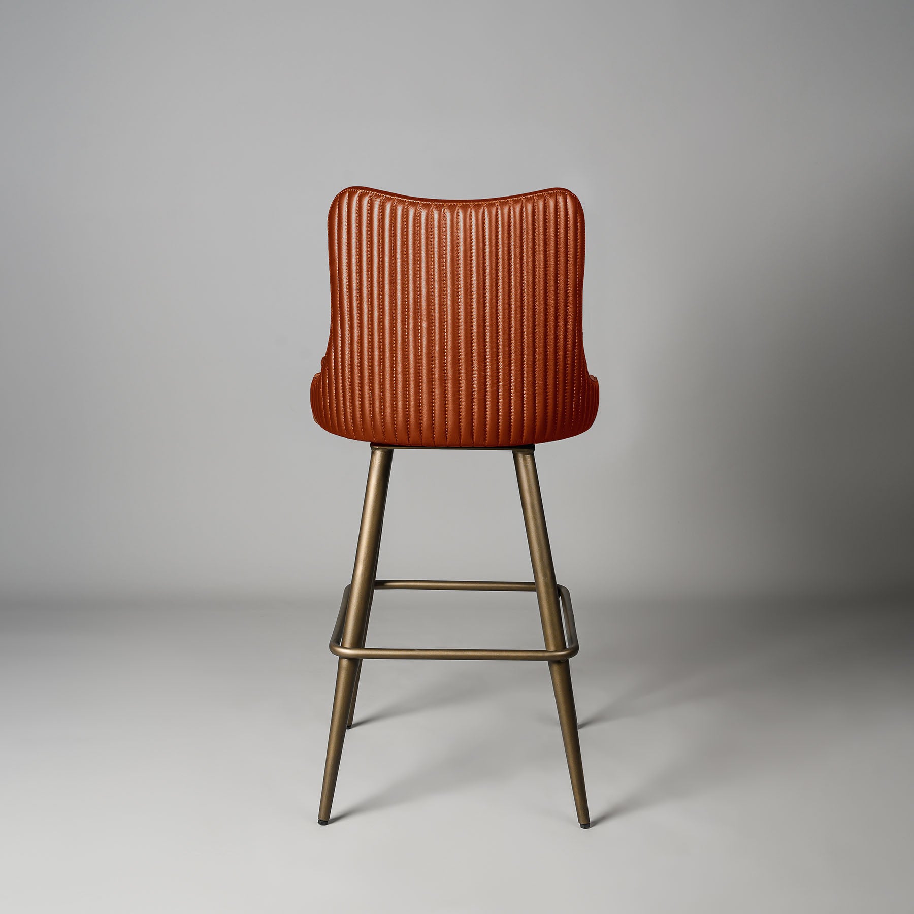 Linea Bar Stool Antique Legs Cognac